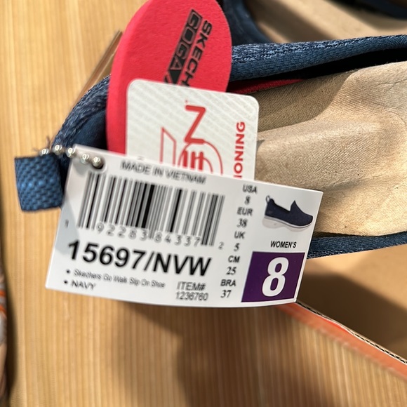 Sketchers Go Walk 4 Slip-on Sneakers in Navy - Picture 6 of 10